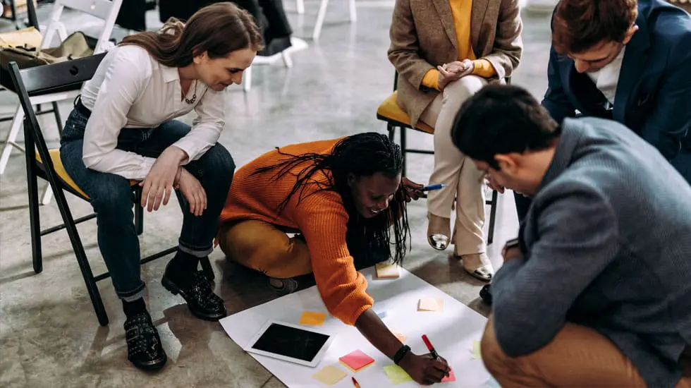 People-discussing-marketing-strategies
